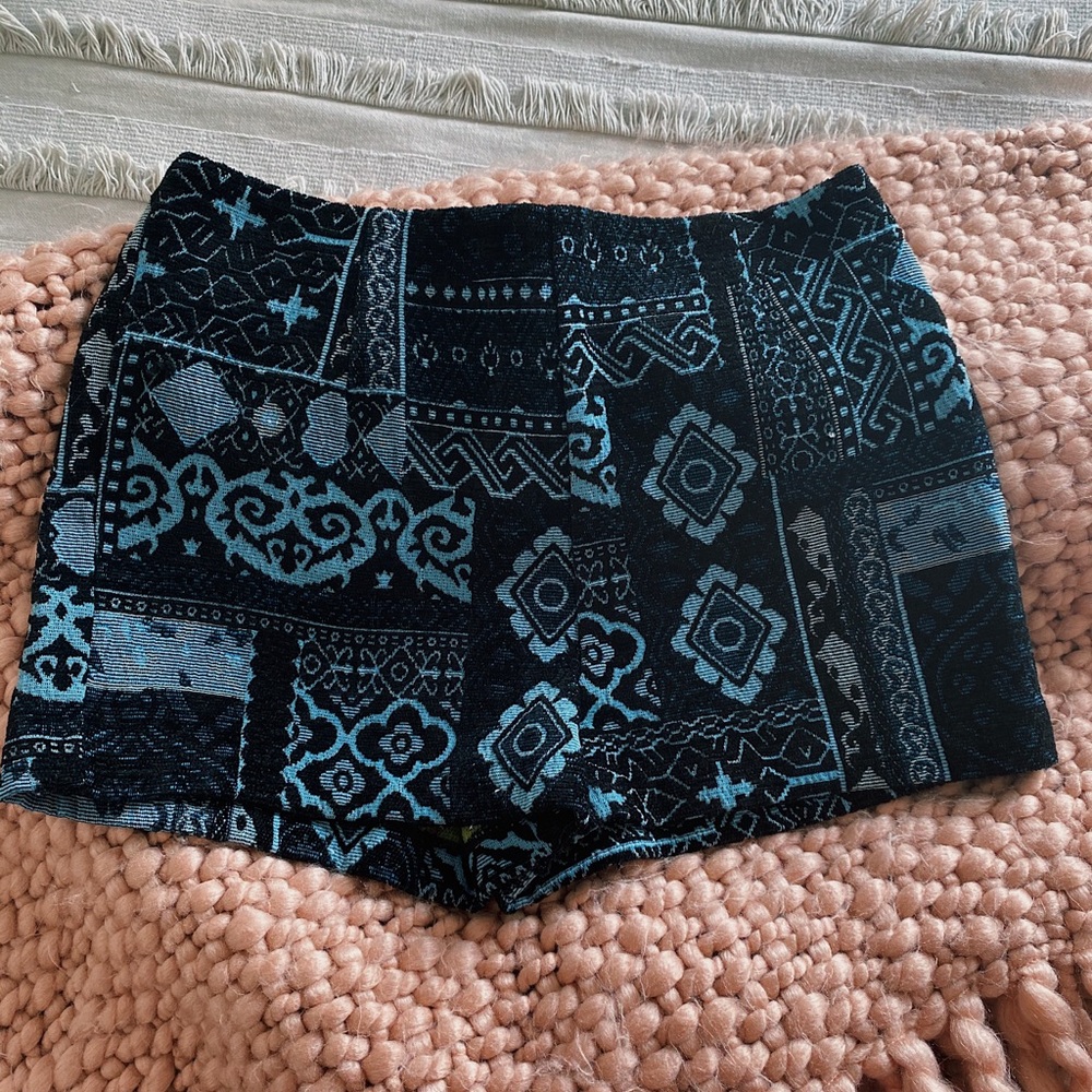 Blue Patterned Back Zipper Shorts